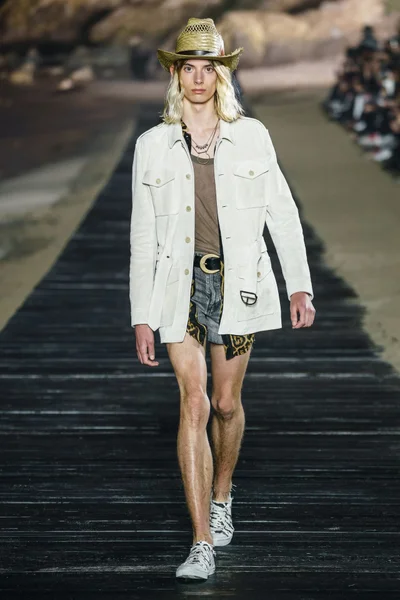 Look 27